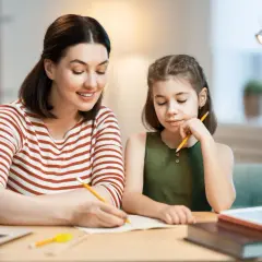 Nauczanie domowe dla kogo? Odkryj, kto może skorzystać z tej formy edukacji