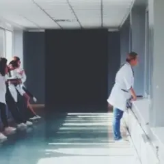 Co można robić po studiach biotechnologii? Odkryj ciekawe kariery