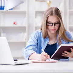 Kiedy wprowadzono nauczanie zdalne i jak wpłynęło na edukację?