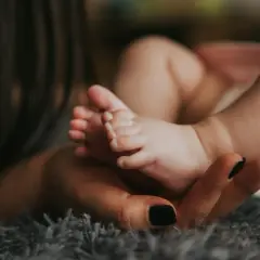 Objawy drugiego skoku rozwojowego: co może niepokoić rodziców?