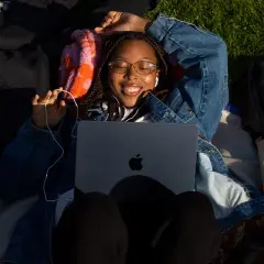 Ile wynosi zniżka edukacyjna Apple i jak ją uzyskać?