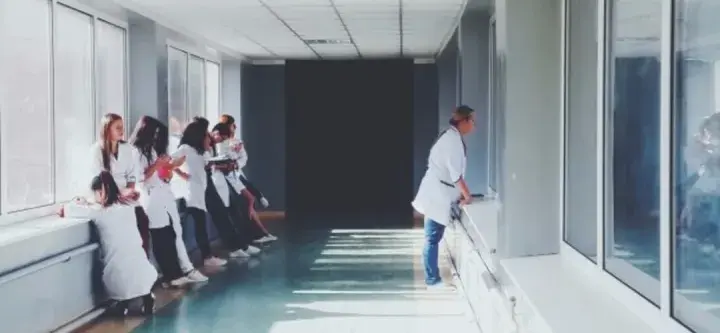 Co można robić po studiach biotechnologii? Odkryj ciekawe kariery