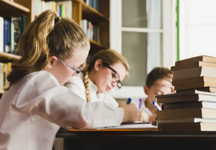Co znika z programu nauczania historii? Ważne zmiany, które musisz znać