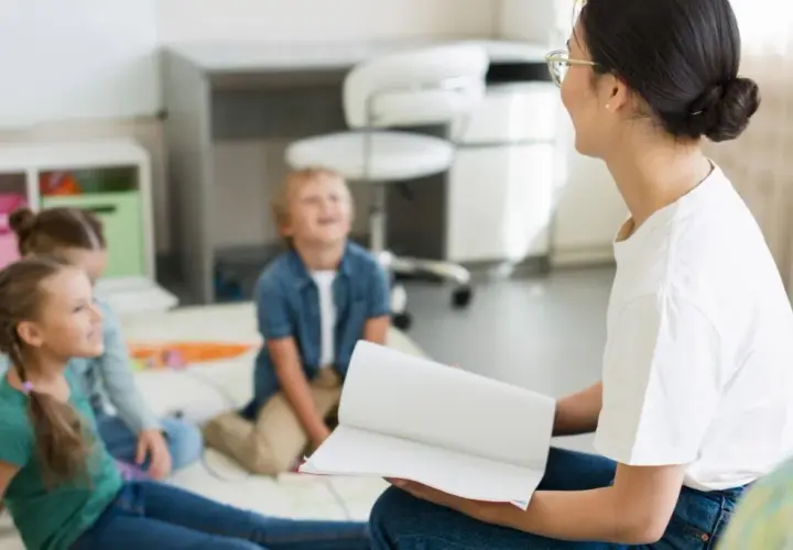 Procesy edukacyjne – co to jest i jak wpływają na uczniów?