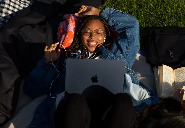 Ile wynosi zniżka edukacyjna Apple i jak ją uzyskać?