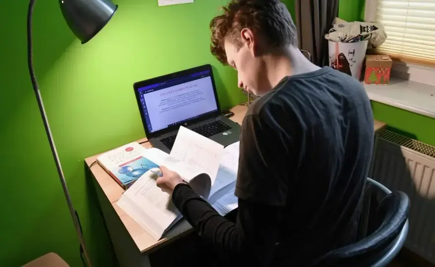 Ile szkół w Polsce ma zdalne nauczanie? Zaskakujące dane i fakty