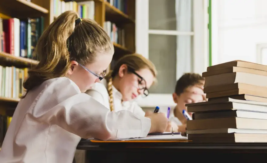 Co znika z programu nauczania historii? Ważne zmiany, które musisz znać