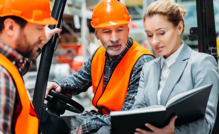 Jakie uprawnienia bhp po studiach umożliwiają rozwój kariery?