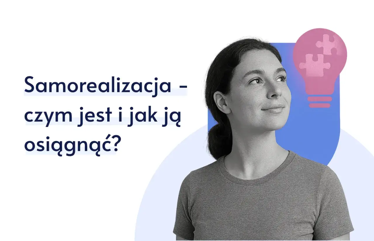 Kobieta patrzy w górę obok ikony żarówki z puzzlami.