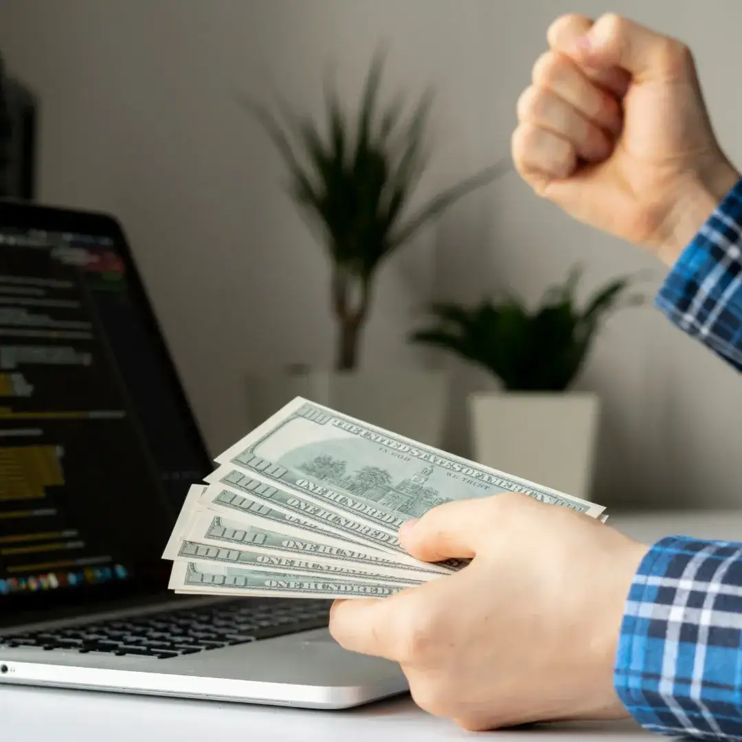 Zdjęcie Ile zarabia informatyk po studiach? Zaskakujące różnice w pensjach